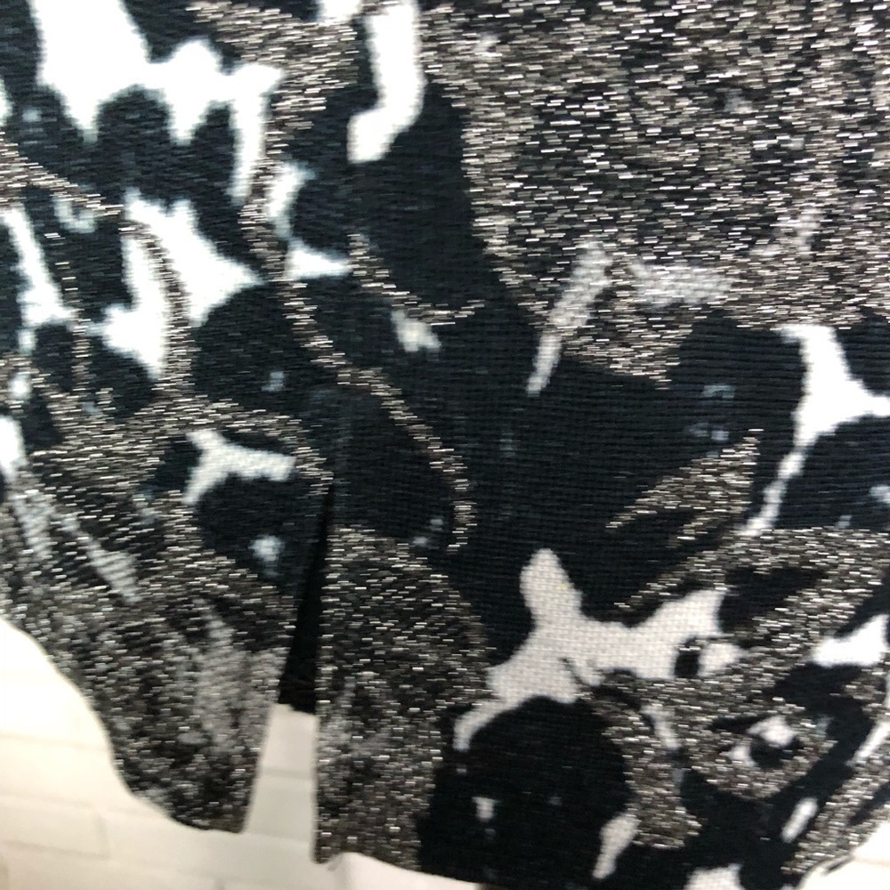 St. John Scoopneck Leopard Print Shell Knit Top - Picture 7 of 8